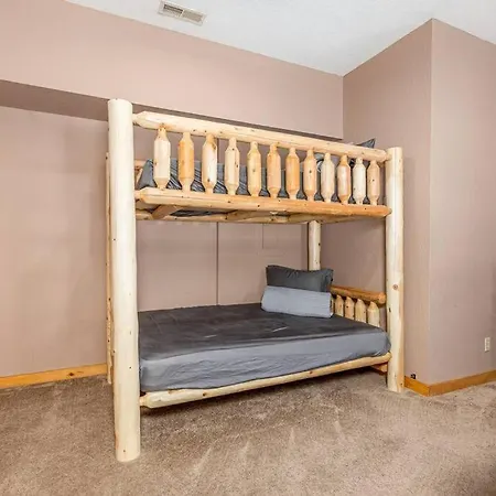 Dog Friendly Secluded Cabin Whot-Tub & Sleeps 12 Pigeon Forge Exterior photo