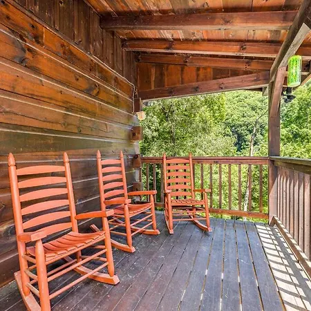 Dog Friendly Secluded Cabin Whot-Tub & Sleeps 12 Pigeon Forge Exterior photo