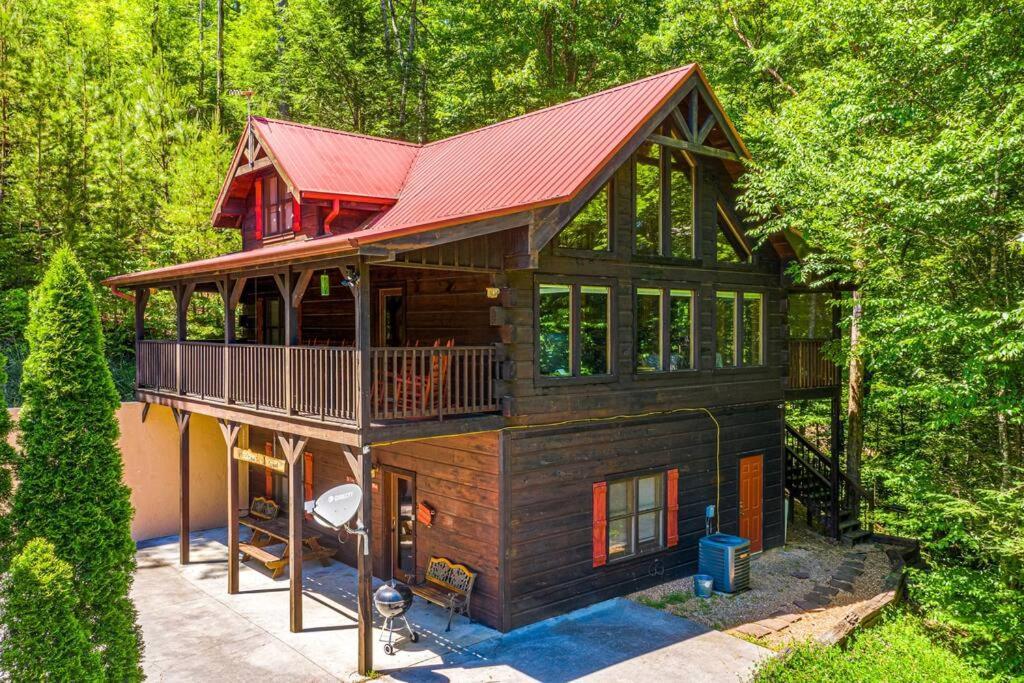 Dog Friendly Secluded Whot-tub & Sleeps 12 * Pigeon Forge