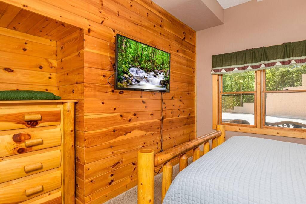 Holiday home Dog Friendly Secluded Whot-tub & Sleeps 12 Pigeon Forge
