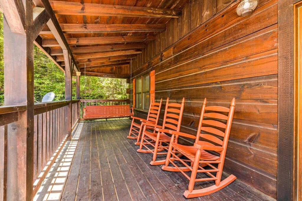 Dog Friendly Secluded Whot-tub & Sleeps 12 * Pigeon Forge